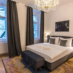 Parkview Boutique , Vienna Austria
